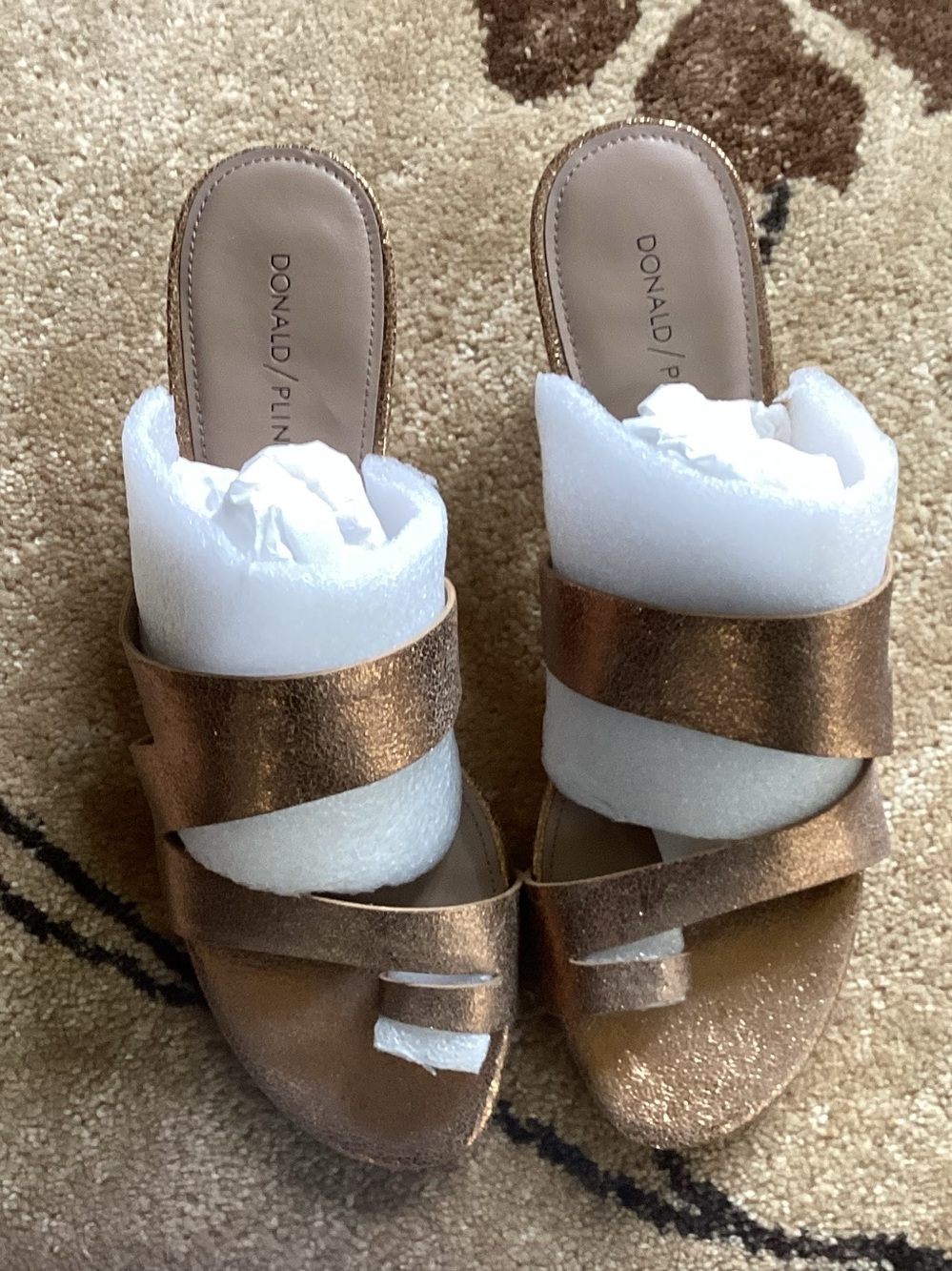 Donald/Pliner bronze metallic Klarisa leather sandals, Size 10